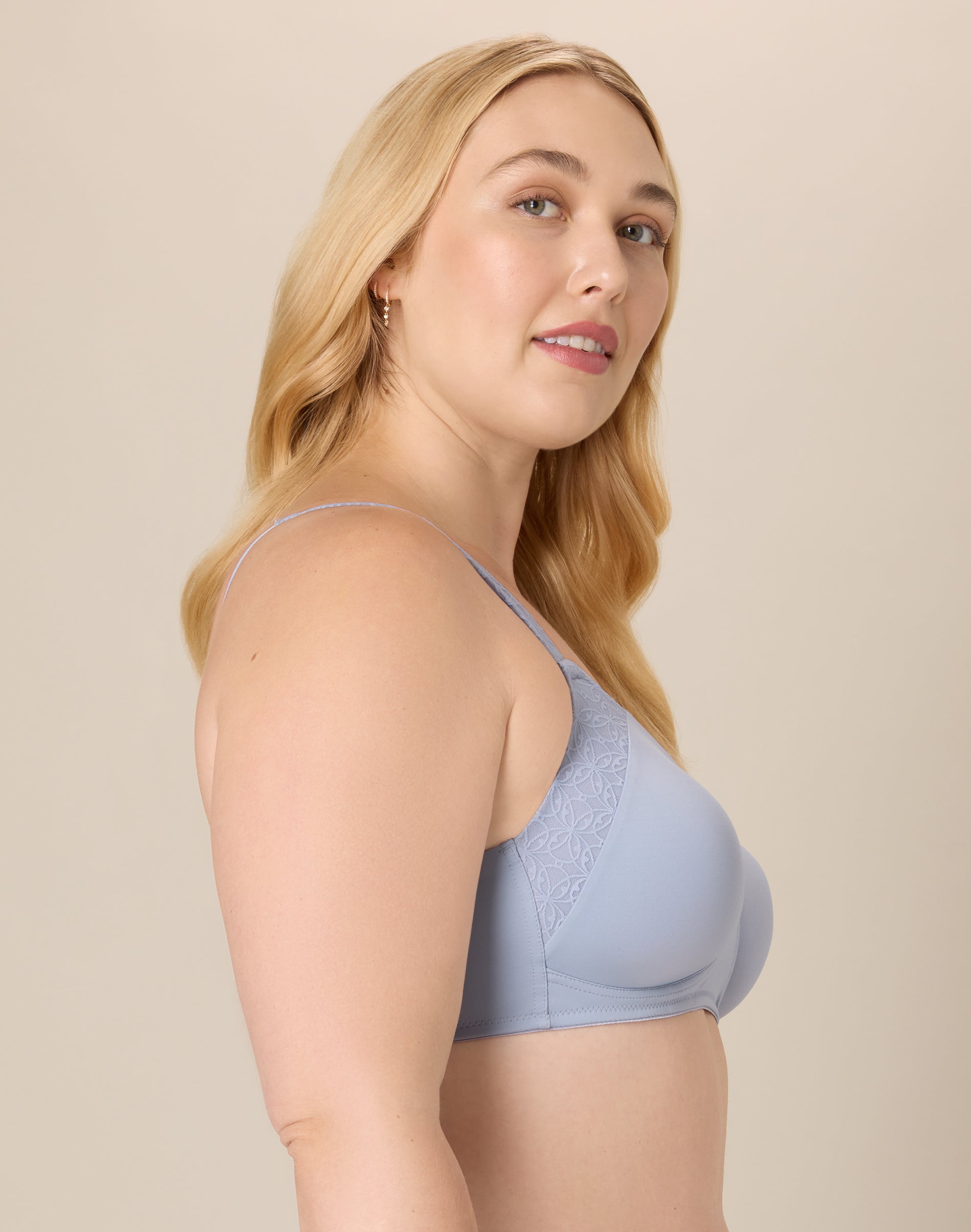Playtex Full-Coverage Wireless T-Shirt Bra, Moisture-Wicking (Plus